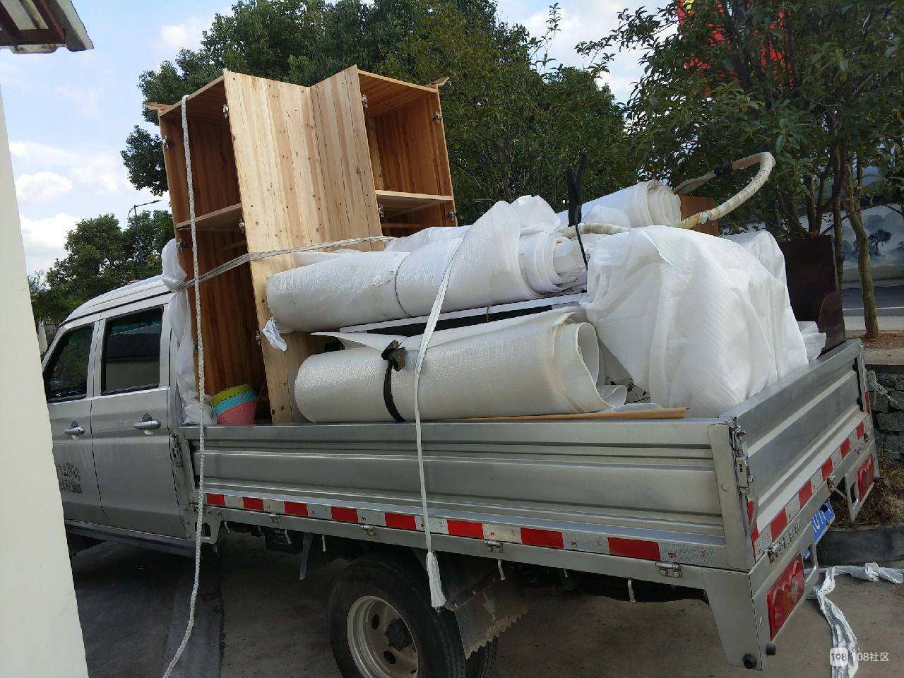 金华家具搬运上车